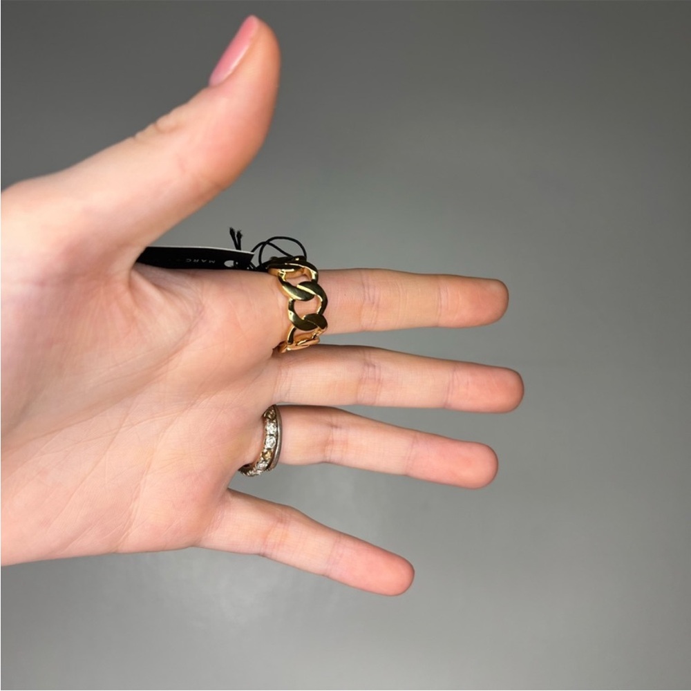 Marc by Marc Jacobs Chain
NWT
Link Band Ring NWT - Picture 4 of 4